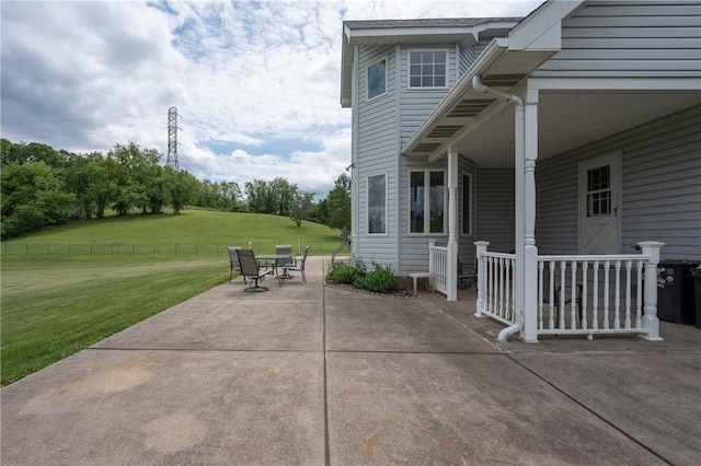 302 Shutt Rd, Hempfield Twp Wml, PA 15601 - view of patio with outdoor dining area