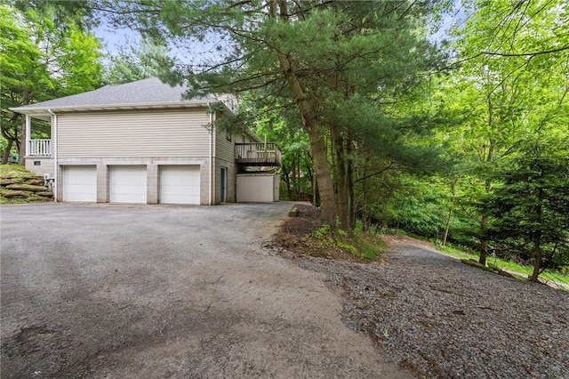 547 Mercer Rd, Twp Of But Ne, PA 16001 - view of home's exterior with driveway and a garage