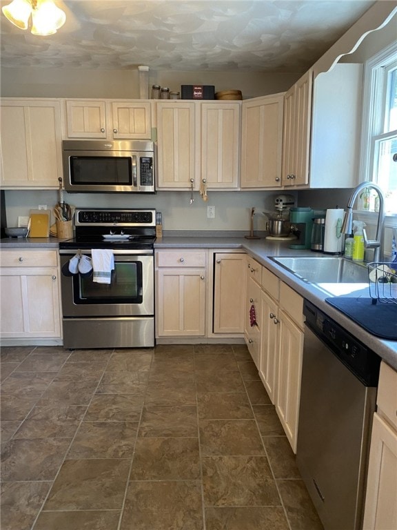 30 Wiggins Ln, South Union Twp, PA 15401 - kitchen with stainless steel appliances and a sink