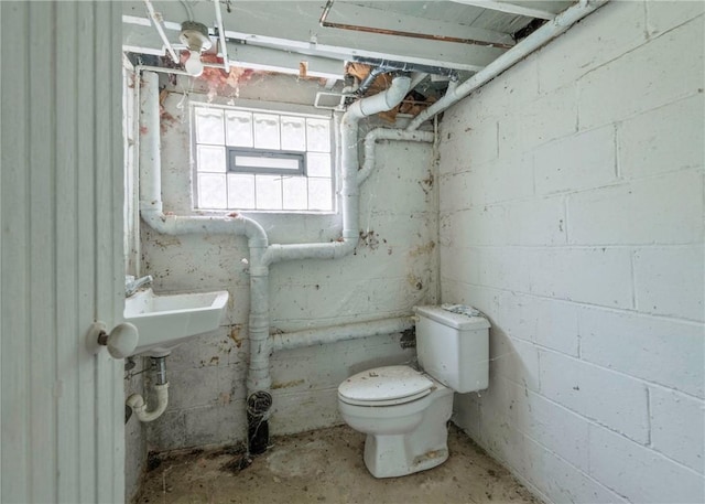 2555 Cole Rd, Marshall, PA 15090 - bathroom featuring toilet