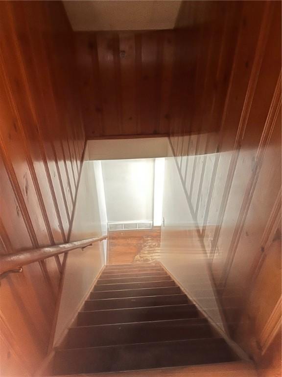 256 Vermont St, Hempfield Twp Wml, PA 15601 - stairway with wood-type flooring