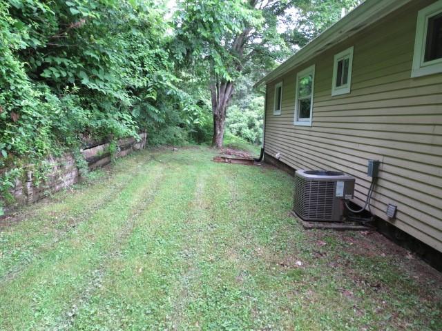 21 Daisytown Rd, W Pike Run Twp, PA 15427 - view of green lawn