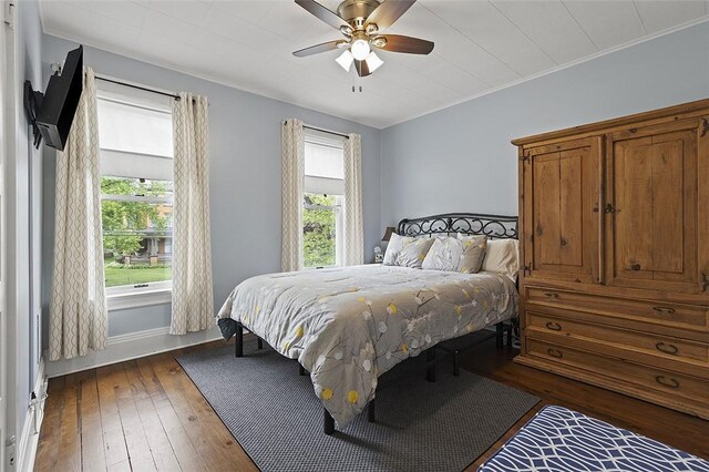 194 Beaver St, Beaver, PA 15009 - bedroom featuring dark wood finished floors, ceiling fan, and baseboards