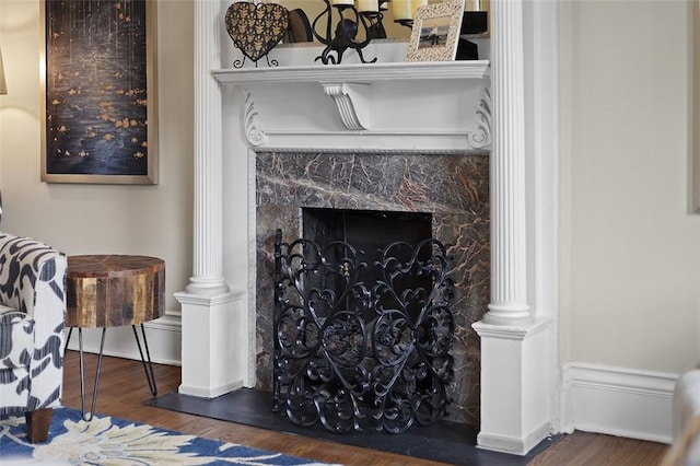 194 Beaver St, Beaver, PA 15009 - detailed view of wood finished floors and a premium fireplace