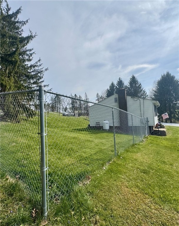1060 Sugar Run Rd, Nottingham, PA 15367 - view of yard