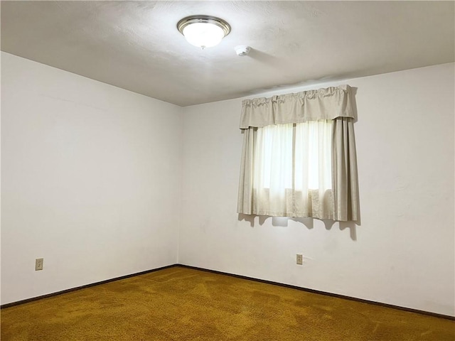 4130 James Dr, Lower Burrell, PA 15068 - carpeted spare room featuring baseboards and a smoke detector