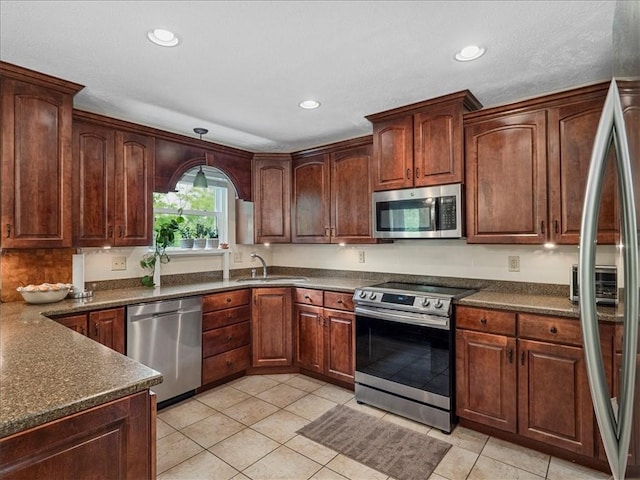 13 Westchester Ct, Robinson Twp Nwa, PA 15136 - kitchen with appliances with stainless steel finishes, recessed lighting, a sink, and light tile patterned floors