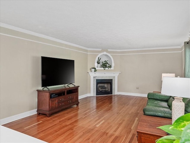 13 Westchester Ct, Robinson Twp Nwa, PA 15136 - living room with light wood finished floors, a premium fireplace, ornamental molding, and baseboards