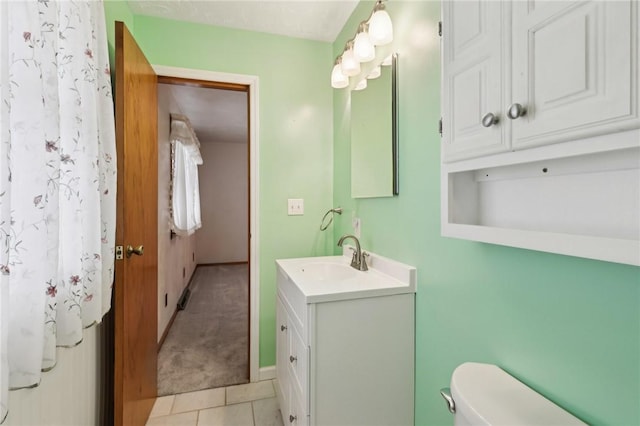 1509 Edmon Rd, Kiskiminetas Twp, PA 15618 - full bathroom featuring vanity, toilet, tile patterned flooring, and curtained shower