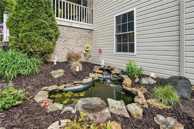 1125 Annisville Rd, Washington Twp But, PA 16050 - view of yard with a small pond