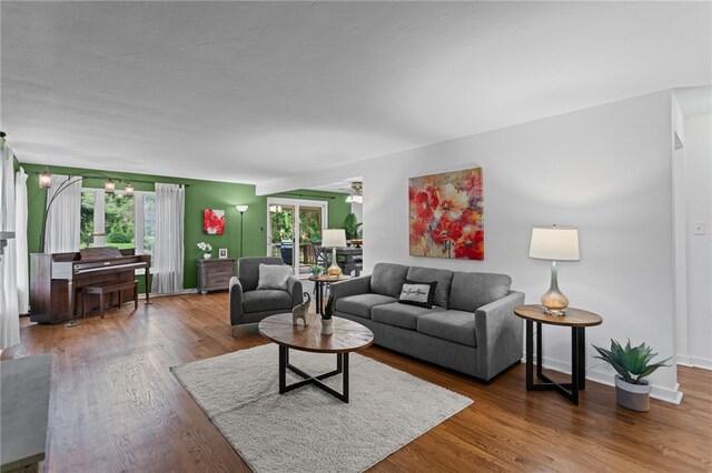 1527 W Ingomar Rd, Franklin Park, PA 15237 - living area featuring wood finished floors and baseboards