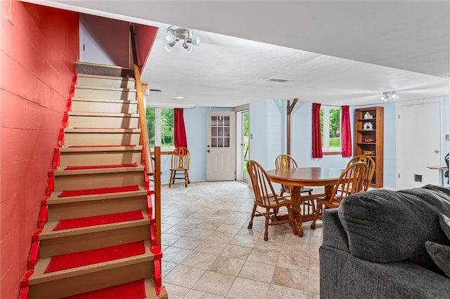 1527 W Ingomar Rd, Franklin Park, PA 15237 - dining area with stairs