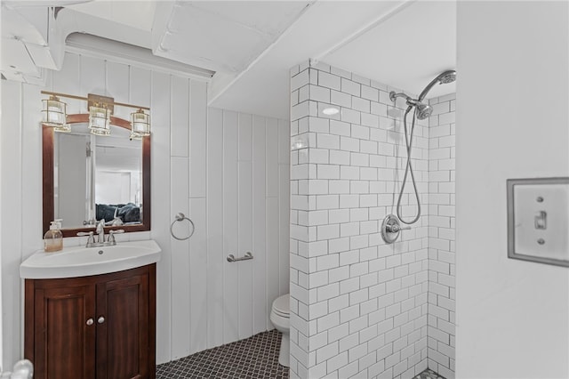 1527 W Ingomar Rd, Franklin Park, PA 15237 - bathroom featuring a tile shower, vanity, toilet, and tile patterned floors