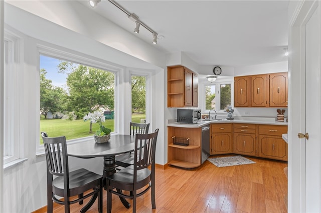 1527 W Ingomar Rd, Franklin Park, PA 15237 - kitchen with open shelves, stainless steel appliances, a sink, and light countertops