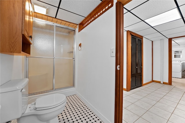121 Edgar Ln, Peters Twp, PA 15367 - bathroom with washer / clothes dryer, toilet, baseboards, and a paneled ceiling
