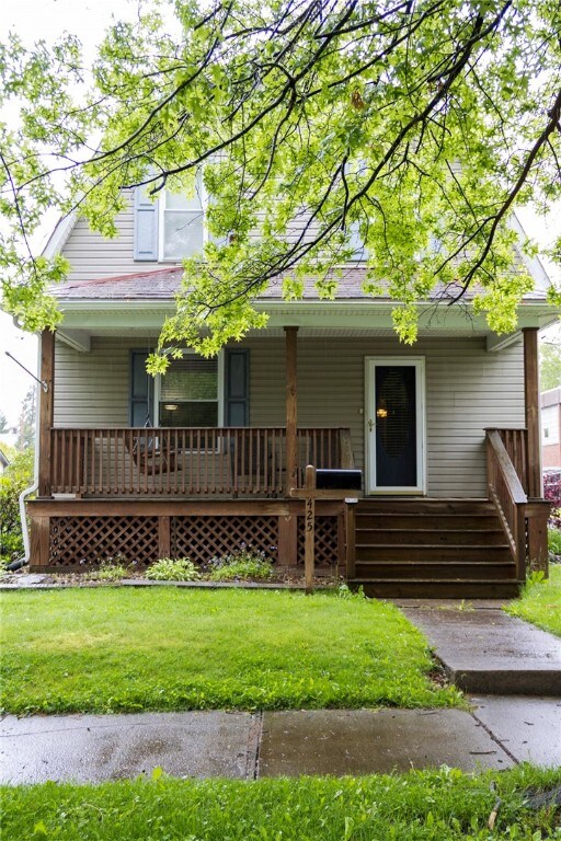 425 Bessemer Ave, Grove City Boro, PA 16127 - photo 1