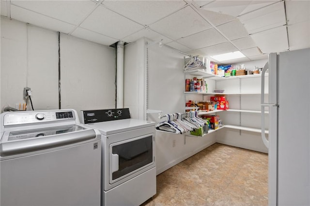 407 Pine Trees Dr, Scott Twp Sal, PA 15106 - laundry area featuring washing machine and clothes dryer