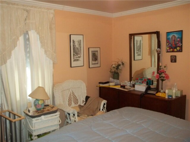 109 Mason Dr, Shaler, PA 15116 - bedroom with ornamental molding