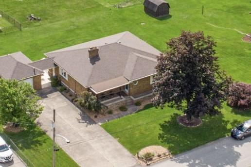 621 Kimlyn Ave, North Huntingdon, PA 15642 - aerial view of property and surrounding area