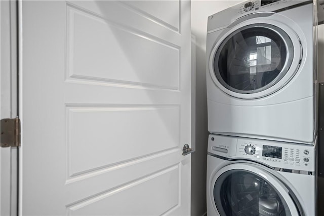 622 Gross St Unit 104, Bloomfield, PA 15224 - laundry room with stacked washer / dryer