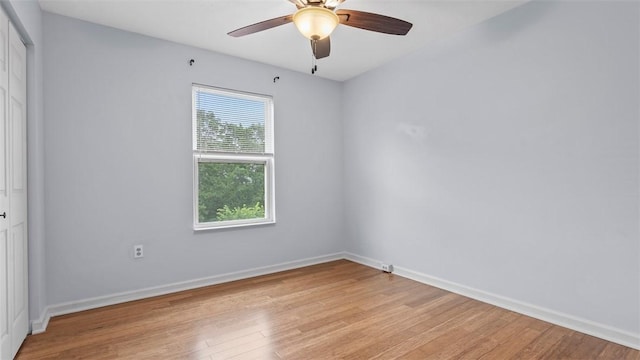 215 Mountain Dr, Carnegie, PA 15106 - unfurnished bedroom featuring light wood-style floors, a closet, baseboards, and ceiling fan