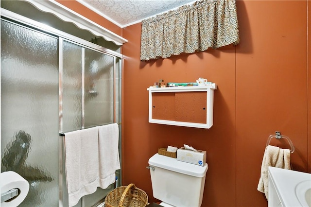 407 Neola Cir, Ross Twp, PA 15237 - bathroom featuring toilet, a stall shower, and vanity