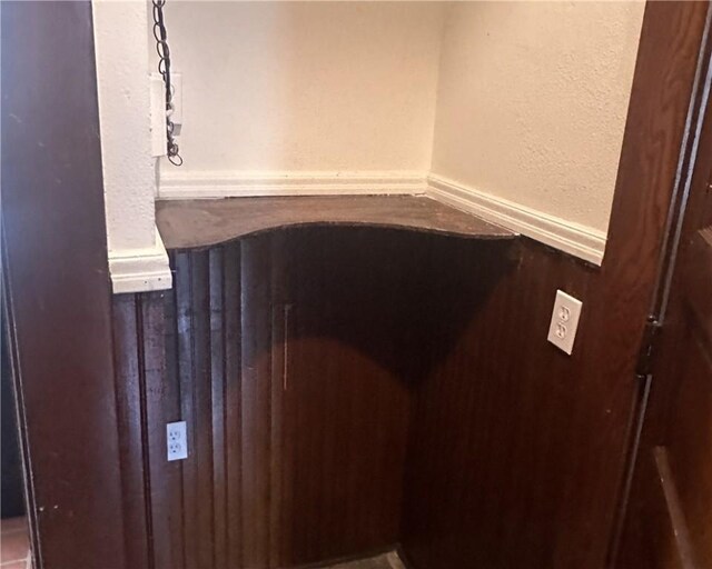 150 Euclid Ave, Sharon, PA 16146 - detailed view of a textured wall