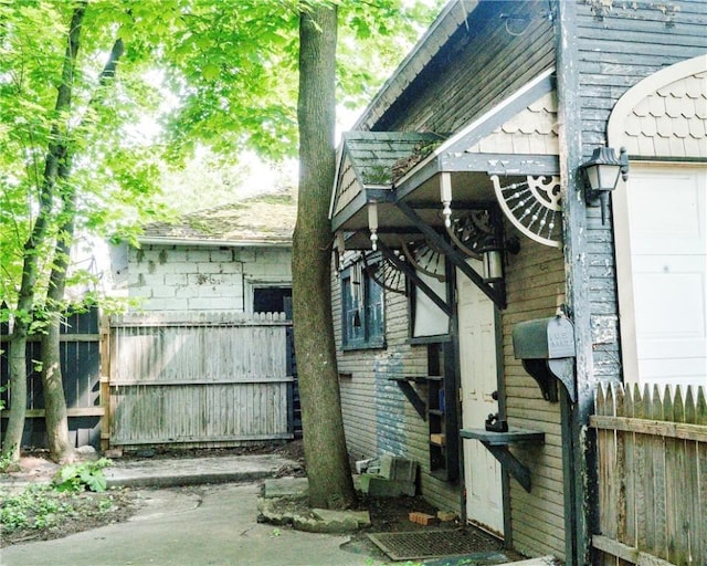 150 Euclid Ave, Sharon, PA 16146 - view of side of home