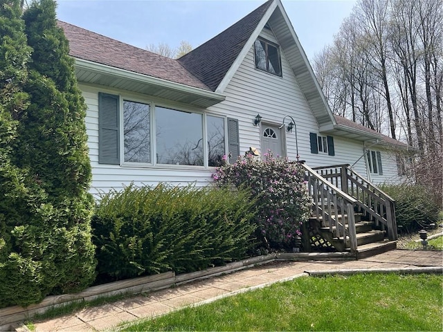 88 Fleming Rd, Pine Twp Mer, PA 16127 - view of front of property featuring roof with shingles