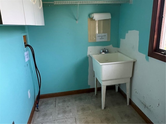 88 Fleming Rd, Pine Twp Mer, PA 16127 - laundry area featuring washer hookup and baseboards