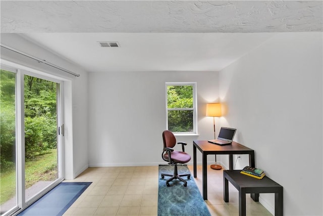 1860 Washington Rd, Washington Twp Wml, PA 15613 - office space with baseboards