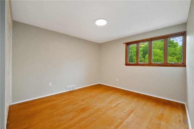 2525 Chapelwood Dr, Upper St Clair, PA 15241 - unfurnished room featuring baseboards and light wood-style flooring