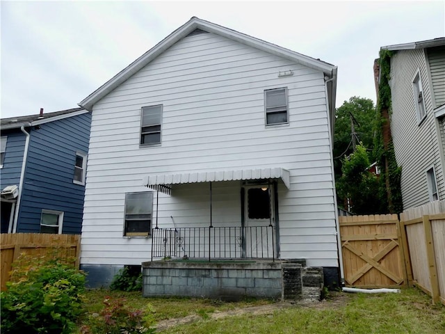 1112 Wade St, Aliquippa, PA 15001 - back of property featuring a gate