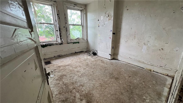 222 Luray St, Perry Hilltop, PA 15214 - view of empty room
