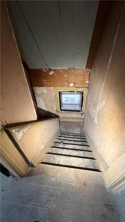 222 Luray St, Perry Hilltop, PA 15214 - view of staircase
