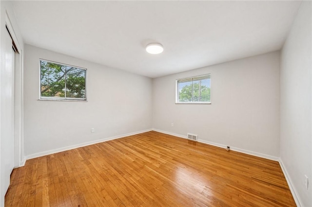1371 Blue Jay Dr, Scott Twp Sal, PA 15243 - unfurnished room featuring light wood finished floors and baseboards