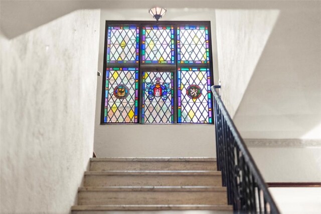 1 Robin Rd, Squirrel Hill, PA 15217 - view of stairs