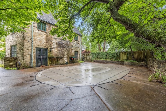 1 Robin Rd, Squirrel Hill, PA 15217 - view of sport court featuring a fenced backyard