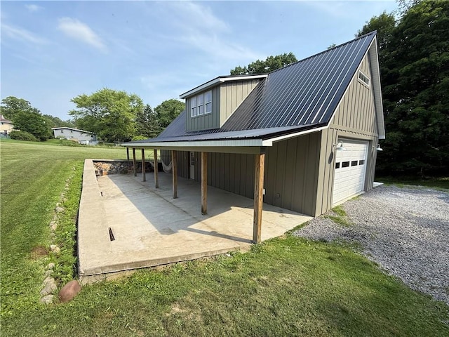102 Green Vista Dr, Ohio Twp, PA 15237 - garage featuring a detached garage and gravel driveway