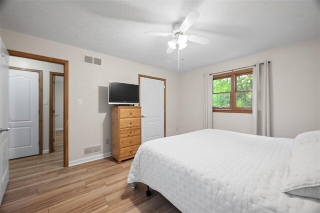 803 E Arcadia Dr, Mccandless, PA 15237 - bedroom with light wood-style flooring, baseboards, and ceiling fan