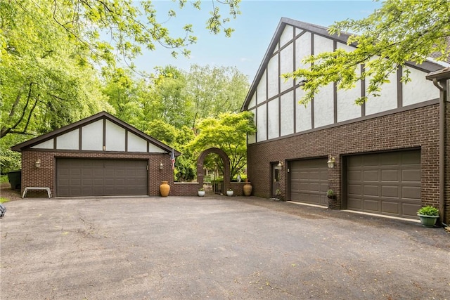 138 Presnar Dr, Neshannock Twp, PA 16105 - view of garage