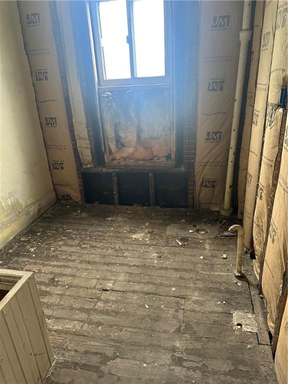 112 Laughlin St, Dawson, PA 15428 - view of empty room