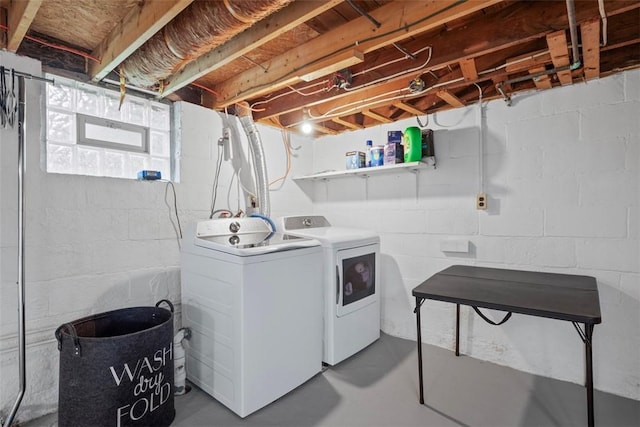 190 Elm St, Daugherty Twp, PA 15066 - laundry area with washing machine and clothes dryer