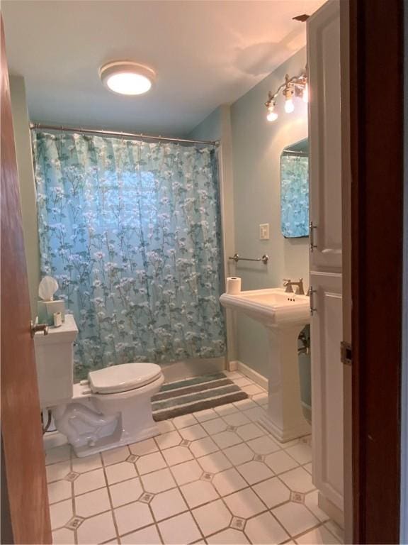 600 Moore Rd, South Franklin, PA 15301 - full bath with toilet and a shower with curtain