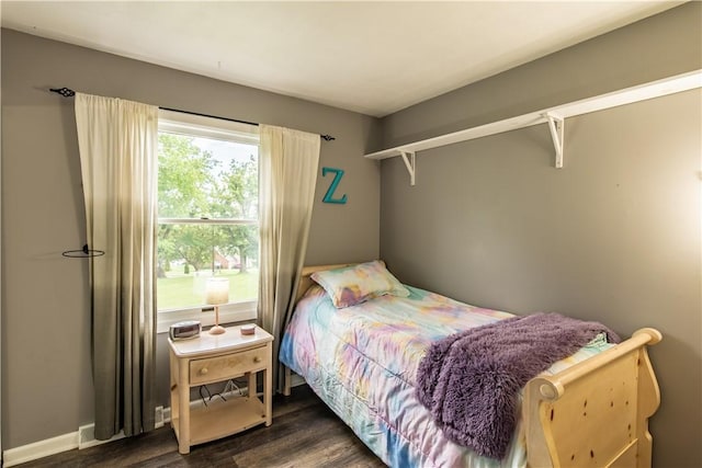 229 Holyoke Rd, Center Twp But, PA 16001 - bedroom featuring dark wood-style floors