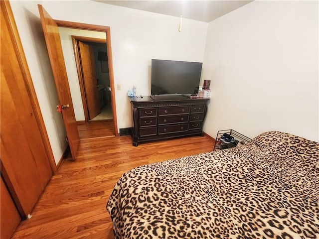 1013 Charles Dr, Union Twp Law, PA 16101 - bedroom with light wood-style floors and baseboards