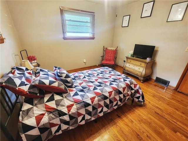 1013 Charles Dr, Union Twp Law, PA 16101 - bedroom with wood finished floors and baseboards