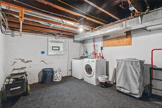 2883 Wilson St N, Franklin Twp, PA 15301 - laundry room featuring washer and dryer