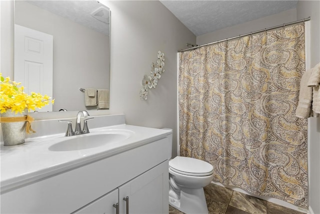 136 Azalea Cir, Belle Vernon Wml, PA 15012 - full bathroom with vanity, toilet, a textured ceiling, and curtained shower