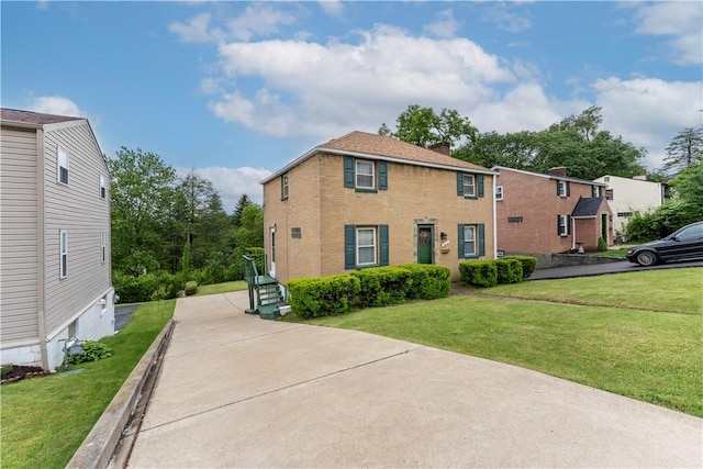922 Bower Hill Rd, Mt Lebanon, PA 15243 - view of front of property with a front yard